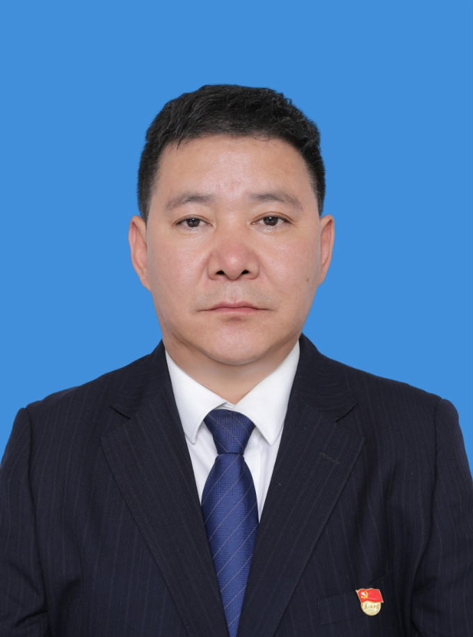 頓珠朗加 (董事長、黨委書記)