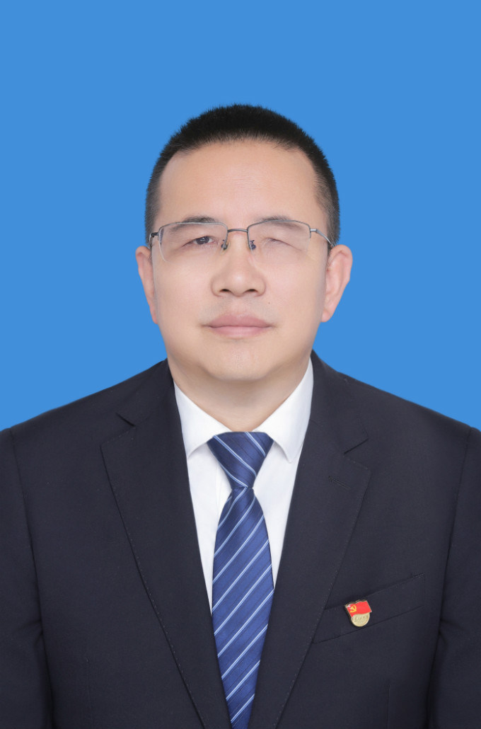 格桑羅布（黨委委員、副總經(jīng)理）