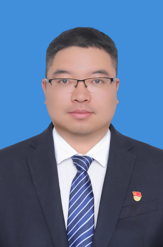 張    輝（副總經(jīng)理）